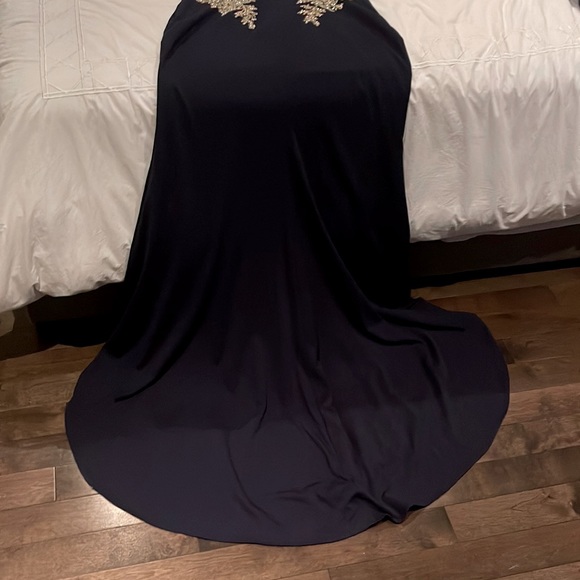 Sleeveless Beaded & Crystal Gown - Picture 5 of 6